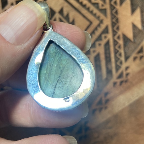 925 Sterling Silver Labradorite Pendant - Picture 7 of 10